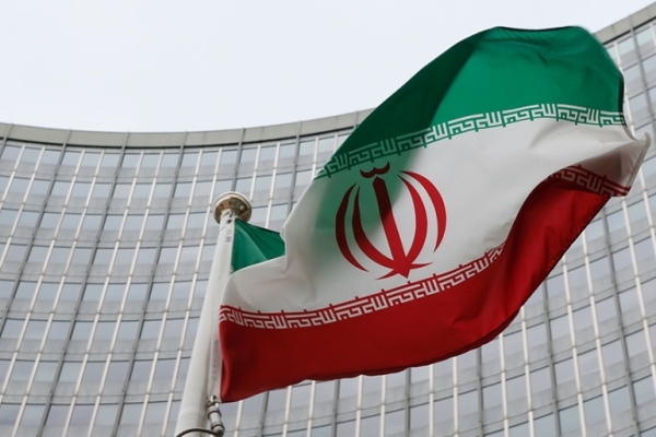 تصحیح نصب پرچم ایران در هتلی در آستاراخان روسیه+عکس