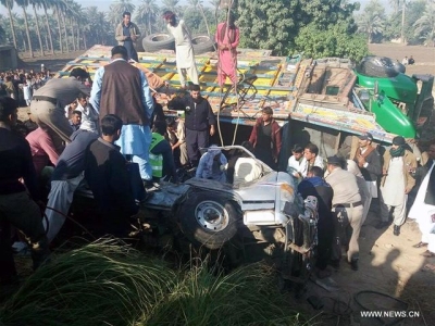 تصادف در پاکستان با ۱۷ کشته و زخمی