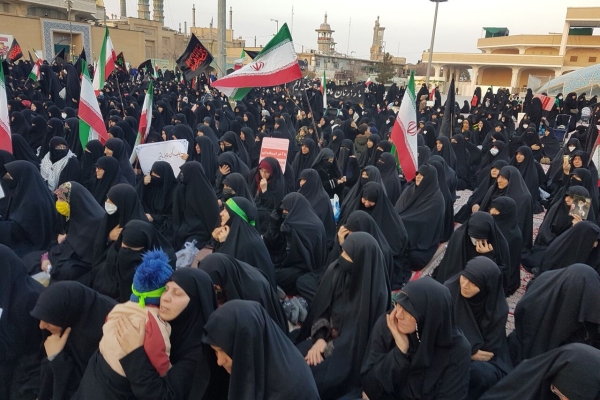 بانوان قمی در حمایت از حجاب و عفاف راهپیمایی کردند