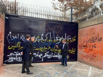 واکنش نماینده مجلس به شعارنویسی‌ها بر دیوار سفارت انگلیس