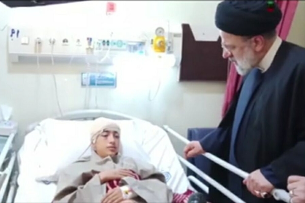 عیادت رئیسی از مجروحان حادثه تروریستی کرمان