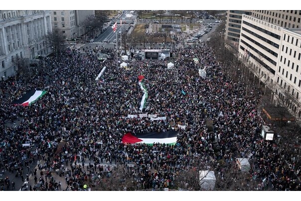 راهپیمایی ده‌ها هزار نفری حمایت از مردم غزه در واشنگتن دی.سی+عکس