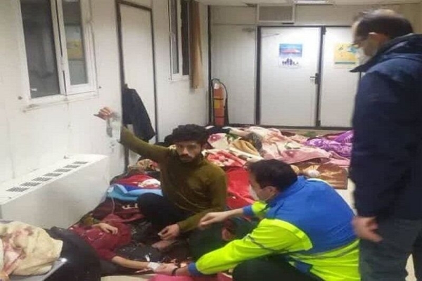 ۳۰ تبعه سوری گرفتار در برف و کولاک مرز بانه نجات یافتند