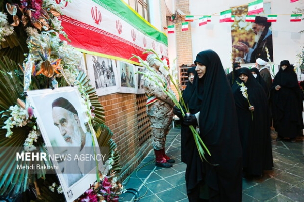 بیت رهبر کبیر انقلاب اسلامی در قم گلباران می‌شود