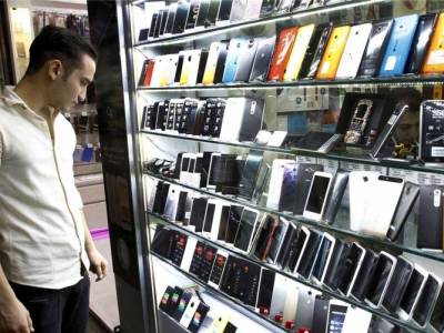 تغییر محل تامین ارز واردات موبایل‌های بالای ۶۰۰ دلار