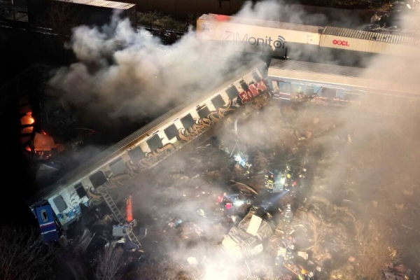 خروج قطار از ریل در هند با 935 کشته و زخمی