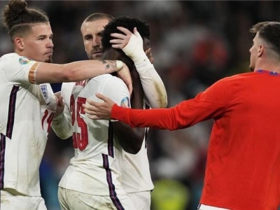 توهین نژادپرستانه انگلیسی ها به فوتبالیست های رنگین پوست تیم ملی