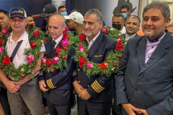 3 خدمه ایرانی هواپیمای ونزوئلایی از آرژانتین به کاراکاس رسیدند