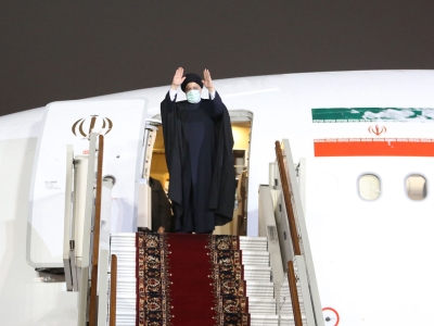 رئیسی وارد فرودگاه مهرآباد تهران شد