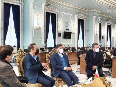 یک ایرانی مقیم فرانسه ۱۰ تابلوی استاد بهزاد را به وزارت میراث‌فرهنگی اهدا کرد