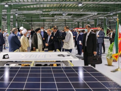 بزرگترین خط تولید پنل‌های خورشیدی کشور در خمین افتتاح شد