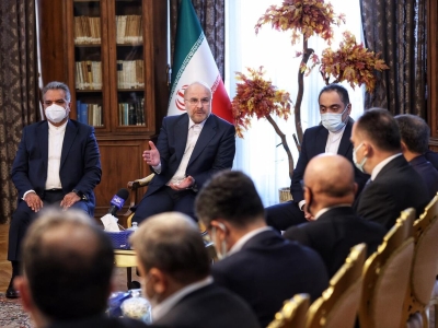قالیباف:‌ اولویت دولت و مجلس ایران توسعه روابط با همسایگان است