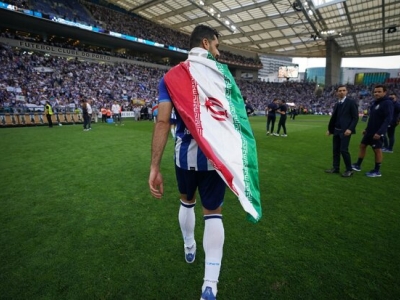 طارمی با پرچم ایران در جشن قهرمانی پورتو+عکس