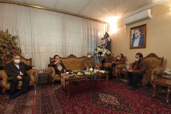 حضور واعظی و ربیعی در منزل شهید فخری‌زاده به نمایندگی از روحانی
