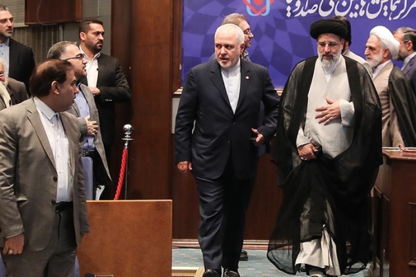 ظریف به شایعات پایان داد/ آب پاکی رئیسی روی دست اصولگرایان