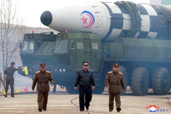 آزمایش موشک قاره‌پیما در کره شمالی + عکس و فیلم