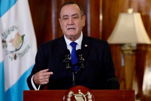 رئیس‌جمهوری گواتمالا از سوءقصد جان سالم به در برد