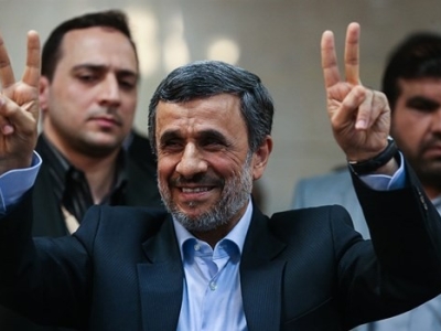  احمدی نژاد برای انتخابات ۱۴۰۰ ​​​​​​​کاندید می شود