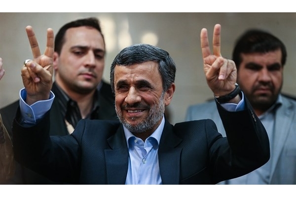  احمدی نژاد برای انتخابات ۱۴۰۰ ​​​​​​​کاندید می شود
