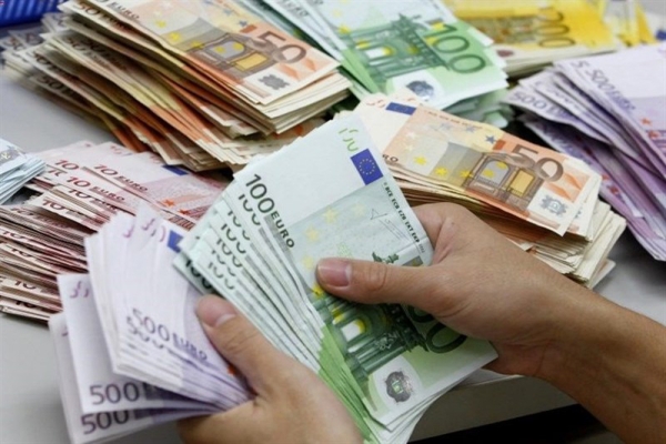 نرخ رسمی یورو، پوند و ۲۰ ارز کاهش یافت