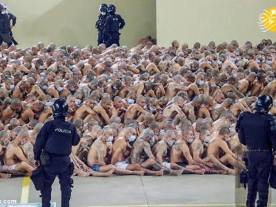 تصاویری عجیب از یک زندان؛ زهرچشم السالوادور از زندانیان تبهکار