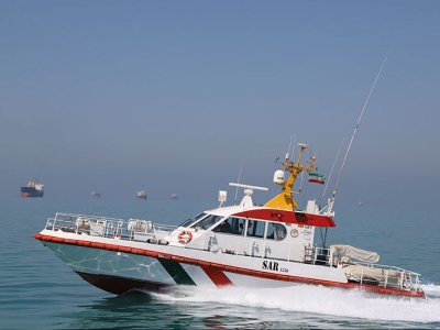 نجات ۱۲ ملوان از خطر مرگ در آب‌های خلیج فارس 