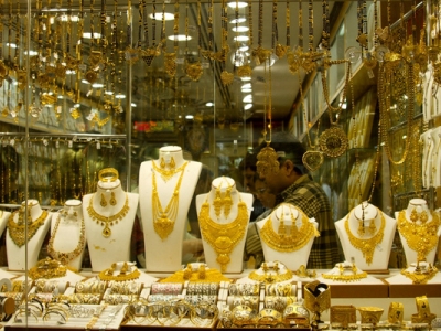 طلا فروشان سرمایه‌های خود را به دیگر کشورها برده‌اند