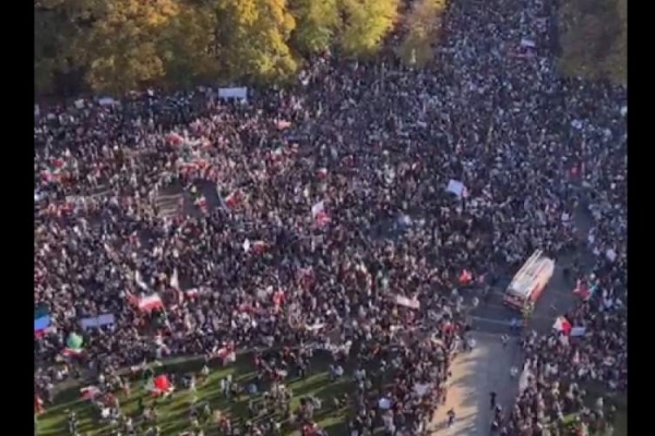 واکنش دو مداح به تجمع ایرانیان در برلین