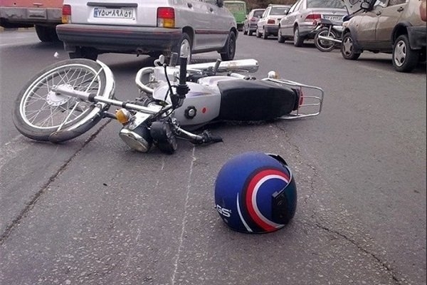 واژگونی موتورسیکلت در جاده قدیم اصفهان به قم با سه مصدوم