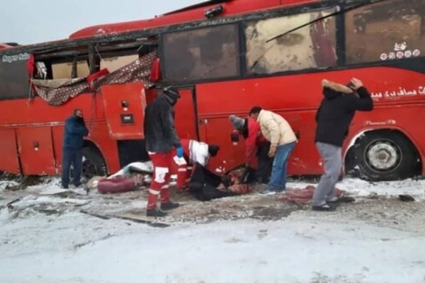 واژگونی اتوبوس قم - شاهین دژ با 17 مصدوم و یک کشته