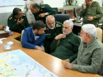 حضور سردار شهید سلیمانی و شهید ابومهدی مهندس در کمک رسانی به مردم سیلزده خوزستان