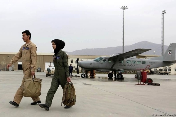 سنگسار خلبان زن افغانستانی توسط طالبان/ صفیه فیروزی کیست؟