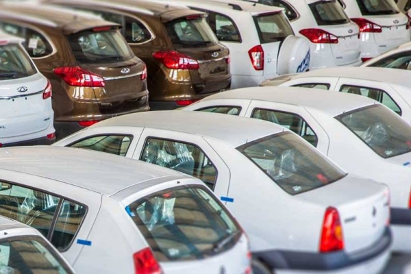 کاهش ۱۰ تا ۱۵ میلیون تومانی قیمت‌ها در بازار خودرو
