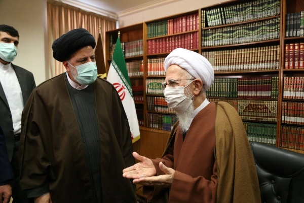 بازخوانی مواضع مراجـع تقلیـد قم درقبال دولت‌های هاشمی، خاتمی، احمدی‌نژاد، روحانی و رئیسی