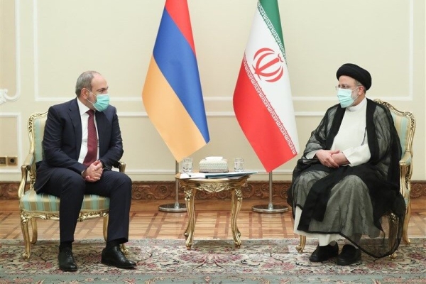 نخست وزیر ارمنستان وارد تهران شد/استقبال رسمی رئیسی از پاشینیان 