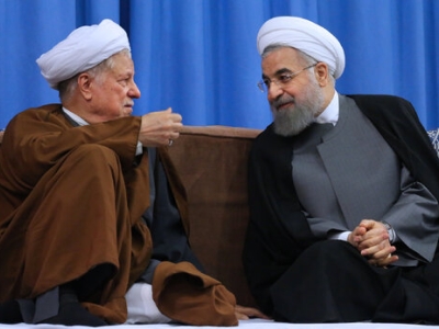 تصویری دیدنی از آیت‌الله هاشمی و حسن روحانی با لباس نظامی