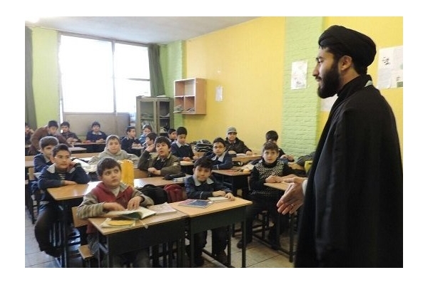 حضور روحانیون در مدارس تیزهوشان برای تقویت اعتقادات نخبگان