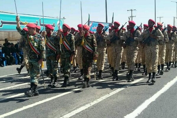 مراسم رژه نیروهای مسلح در تهران آغاز شد