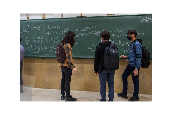کاهش ۵۰ درصدی دانش‌آموزان رشته ریاضی فیزیک