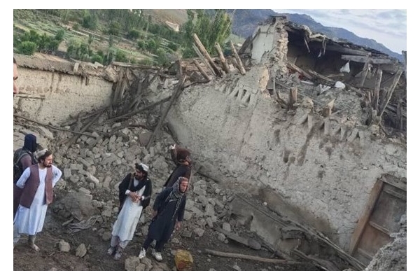 زلزله در جنوب افغانستان 280 کشته و 500 مصدوم برجای گذاشت