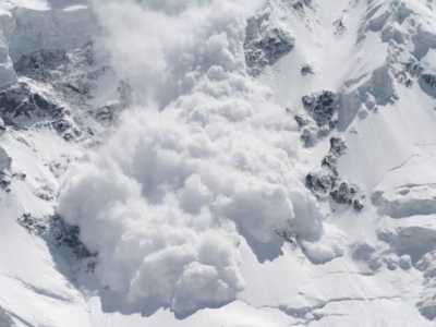 مفقود شدن یک کوهنورد در اثر ریزش بهمن از کوه کرکس 