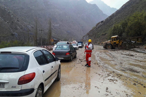گزارش بارندگی در جاده‌های ۱۲ استان