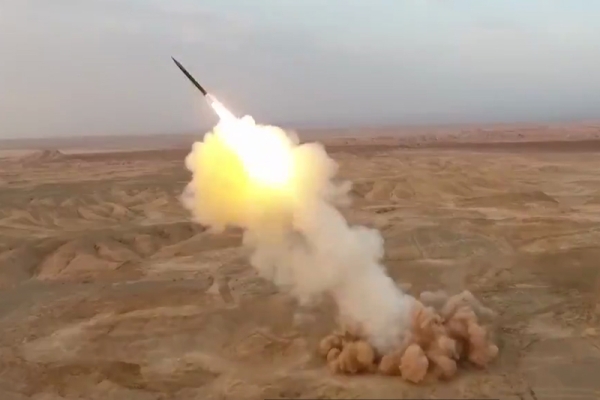 اجرای عملیات موشکی و پهپادی سپاه علیه تروریست‌های شمال عراق+ فیلم