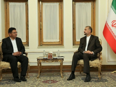 تاکید وزیر خارجه ایران بر افزایش همکاری‌های اقتصادی با بولیوی