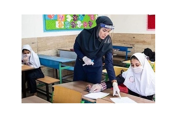  واکسیناسیون معلمان و کارکنان مدارس قبل از مهر ماه تکمیل می شود