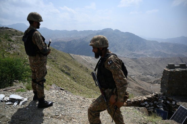 حمله تروریست‌ها به پست امنیتی ارتش پاکستان در نزدیکی مرز ایران