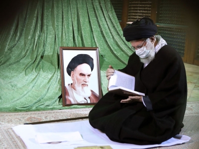رهبر انقلاب اسلامی در مرقد امام خمینی(ره) و گلزار شهدا حضور یافتند + فیلم