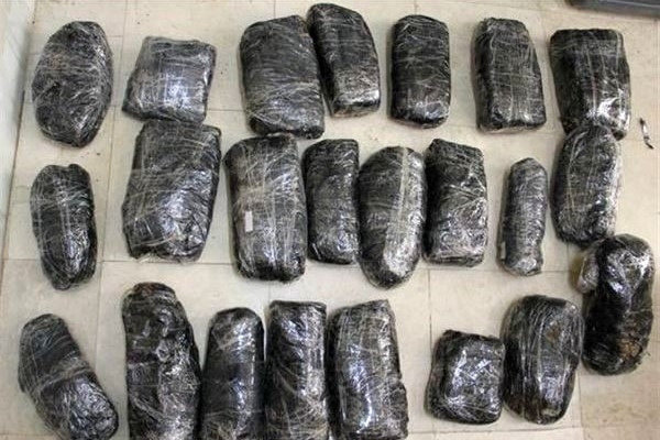کشف ۱۰۸ کیلوگرم موادمخدر در اتوبان قم-تهران و دستگیری چهار قاچاقچی