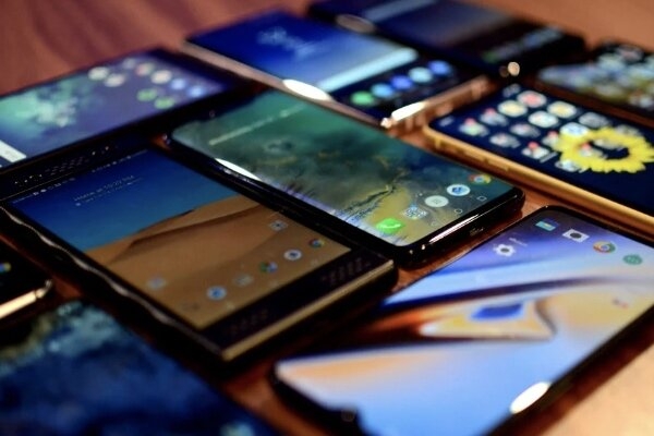 واردات ۱.۴ میلیون گوشی موبایل به کشور/ رشد ۱۴۵ درصدی واردات