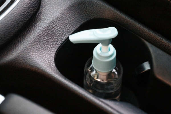 خطر نگهداری اسپری‌های الکل در خودرو در فصل گرما